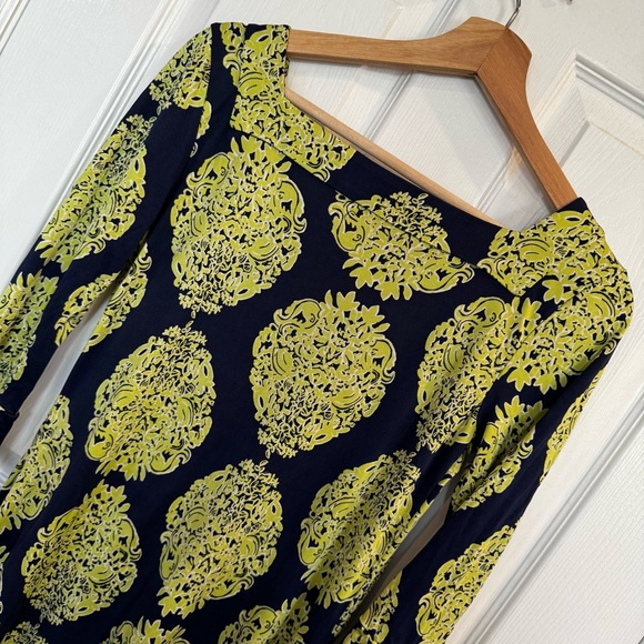 Lilly Pulitzer 100% Silk Shift Dress Navy Green Medallion 3/4 Sleeve Size 6 - Picture 12 of 13